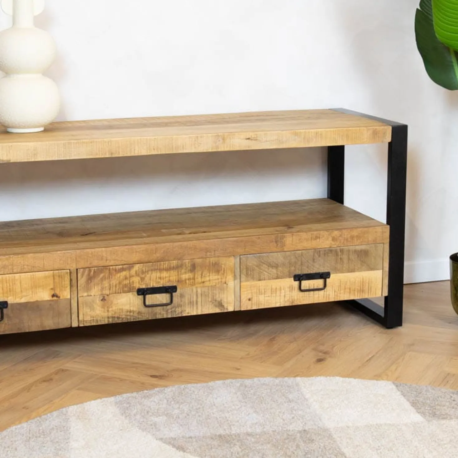 Britt tv meubel industrieel mangohout 150cm