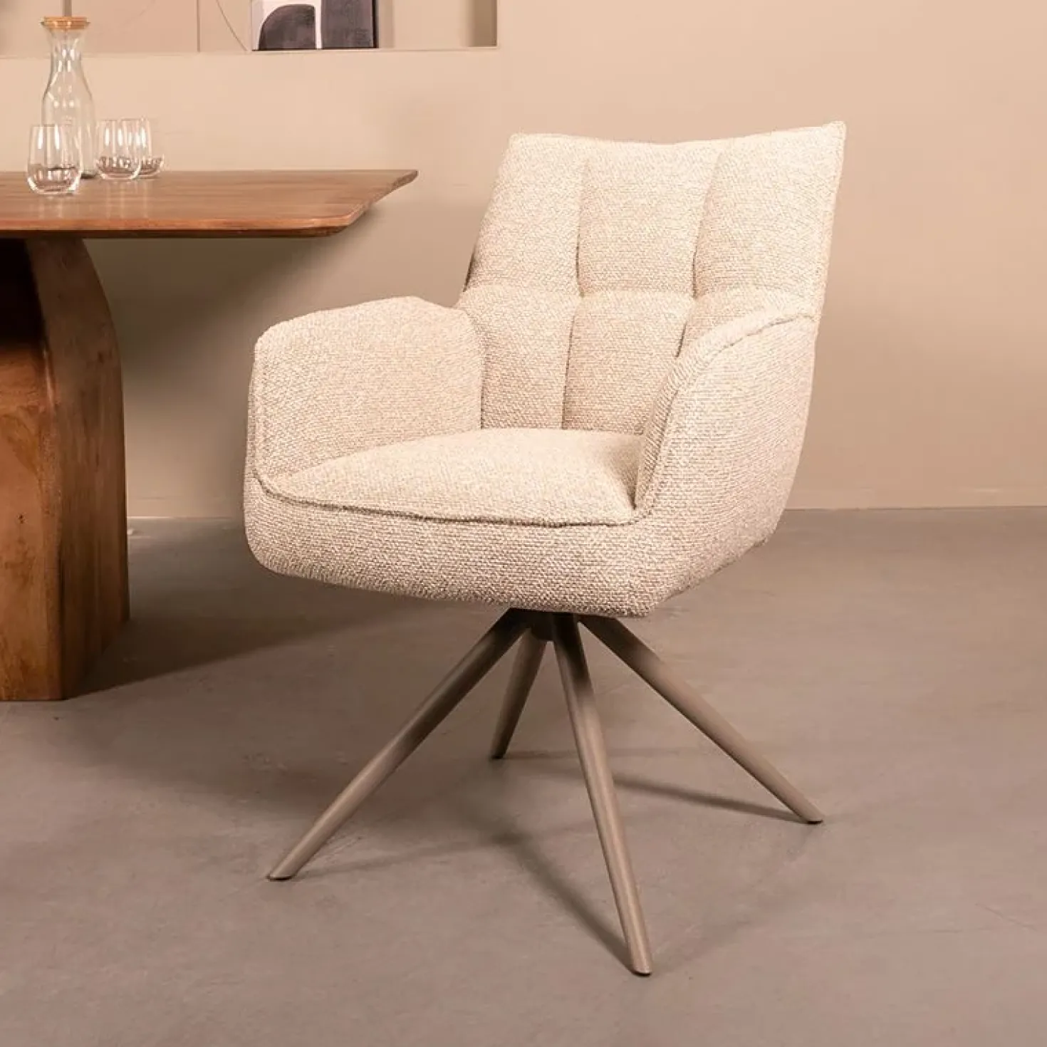 Eetkamerstoel Amalfi Naturel Boucle met Taupe poot