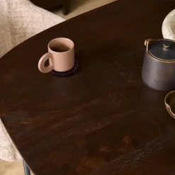 Eettafel Martin Deens ovaal Walnoot Zwarte poot 240cm
