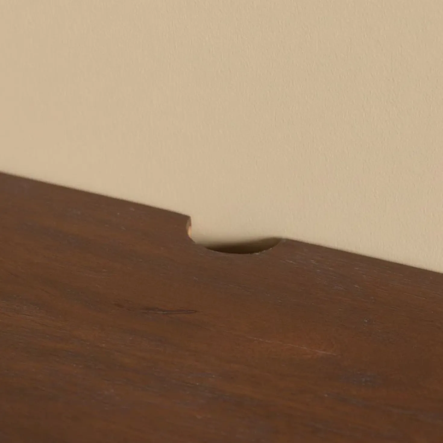 Evi Zwevend Tv meubel Walnoot Mangohout 240cm