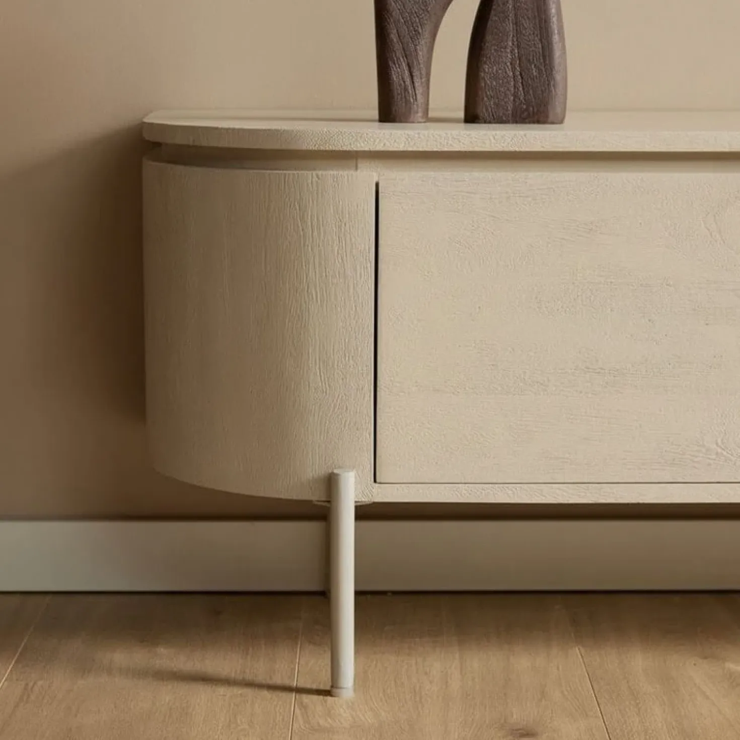 Evi Zwevend Tv meubel Zand Mangohout 160cm