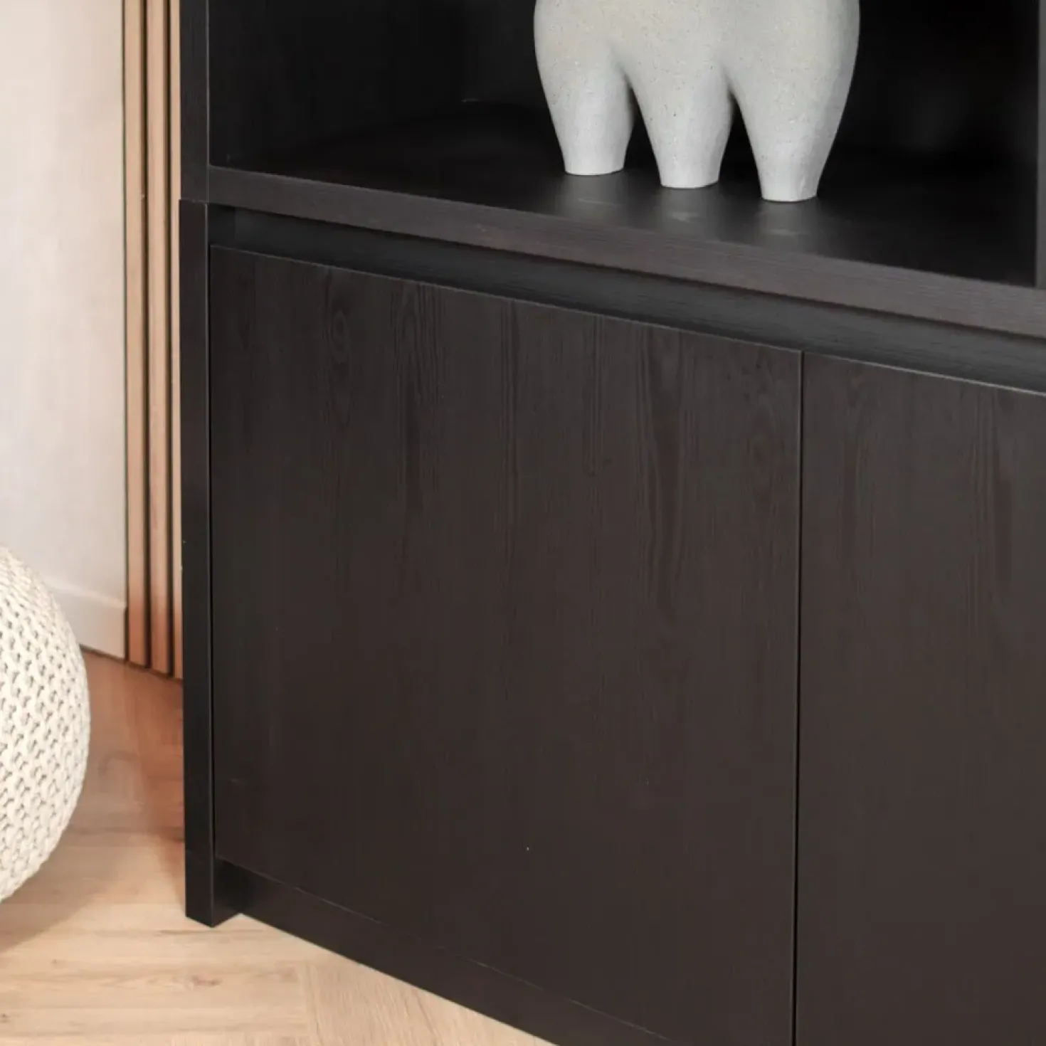Kiara Vakkenkast 2-deur 6-vaks Zwart 138cm