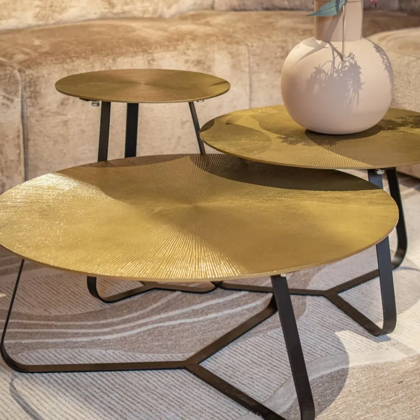 Riley salontafel aluminium ijzer 80cm (retourdeal)