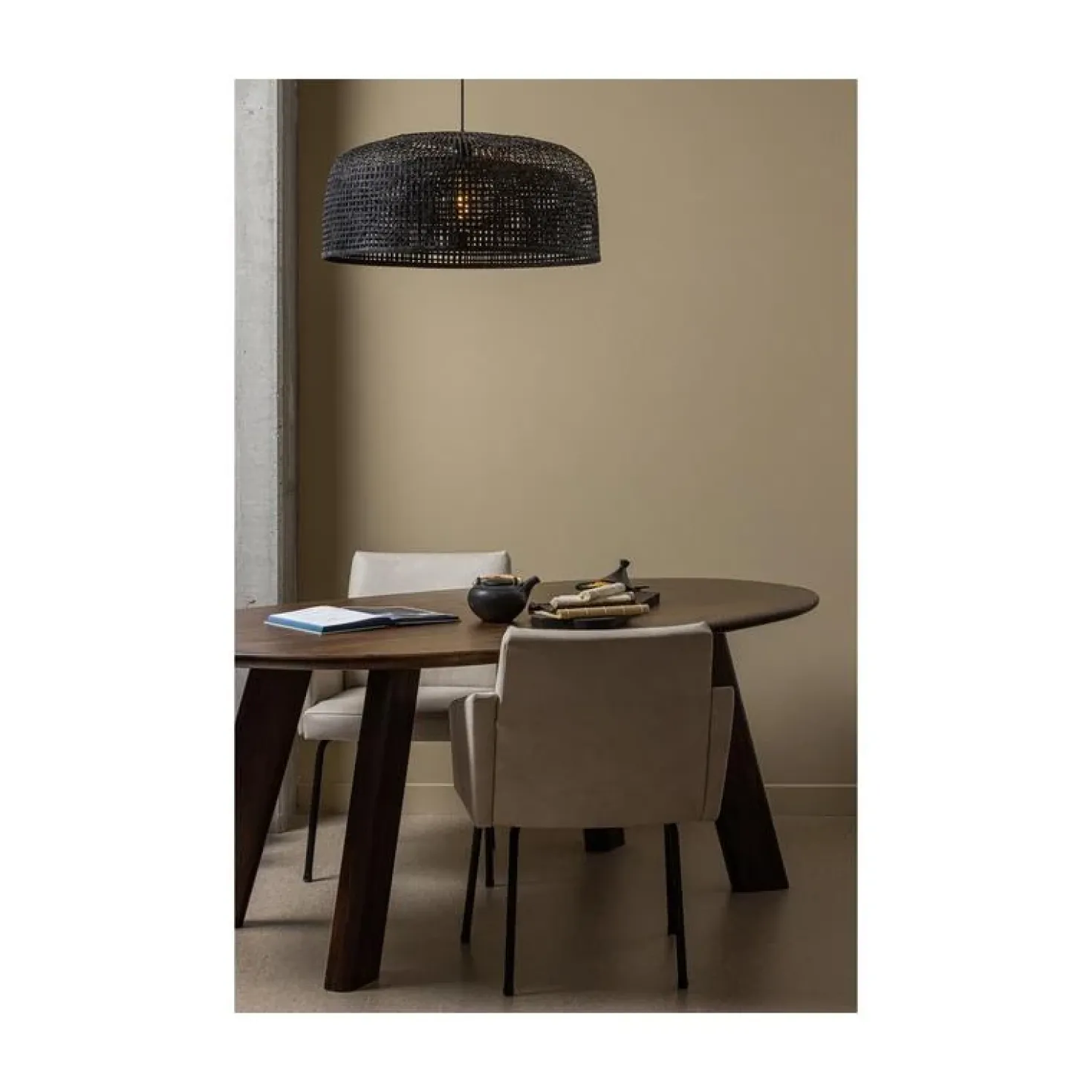 Roundly Eettafel organisch Mangohout Walnoot 160cm
