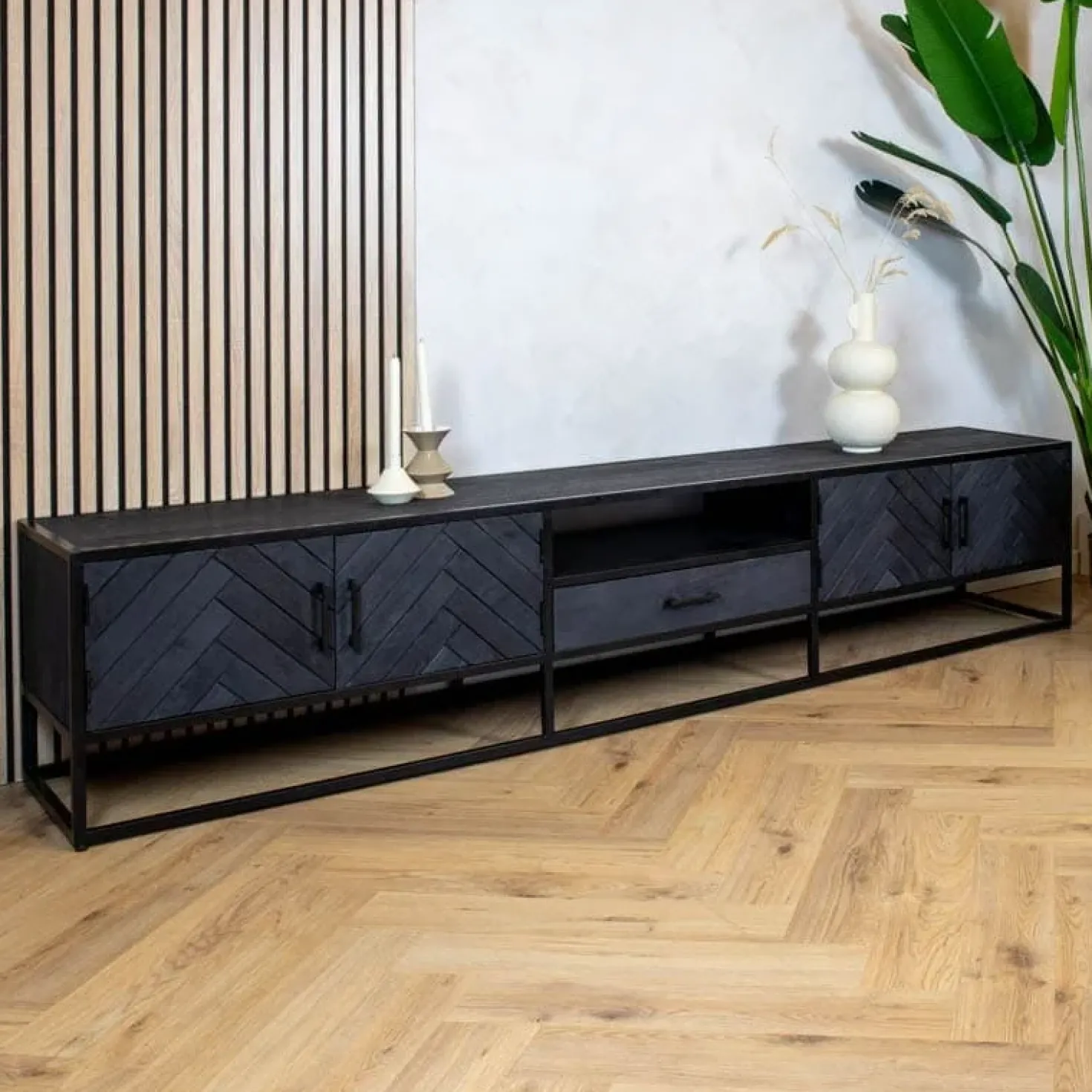 Scandi tv meubel industrieel mangohout visgraat zwart 240cm