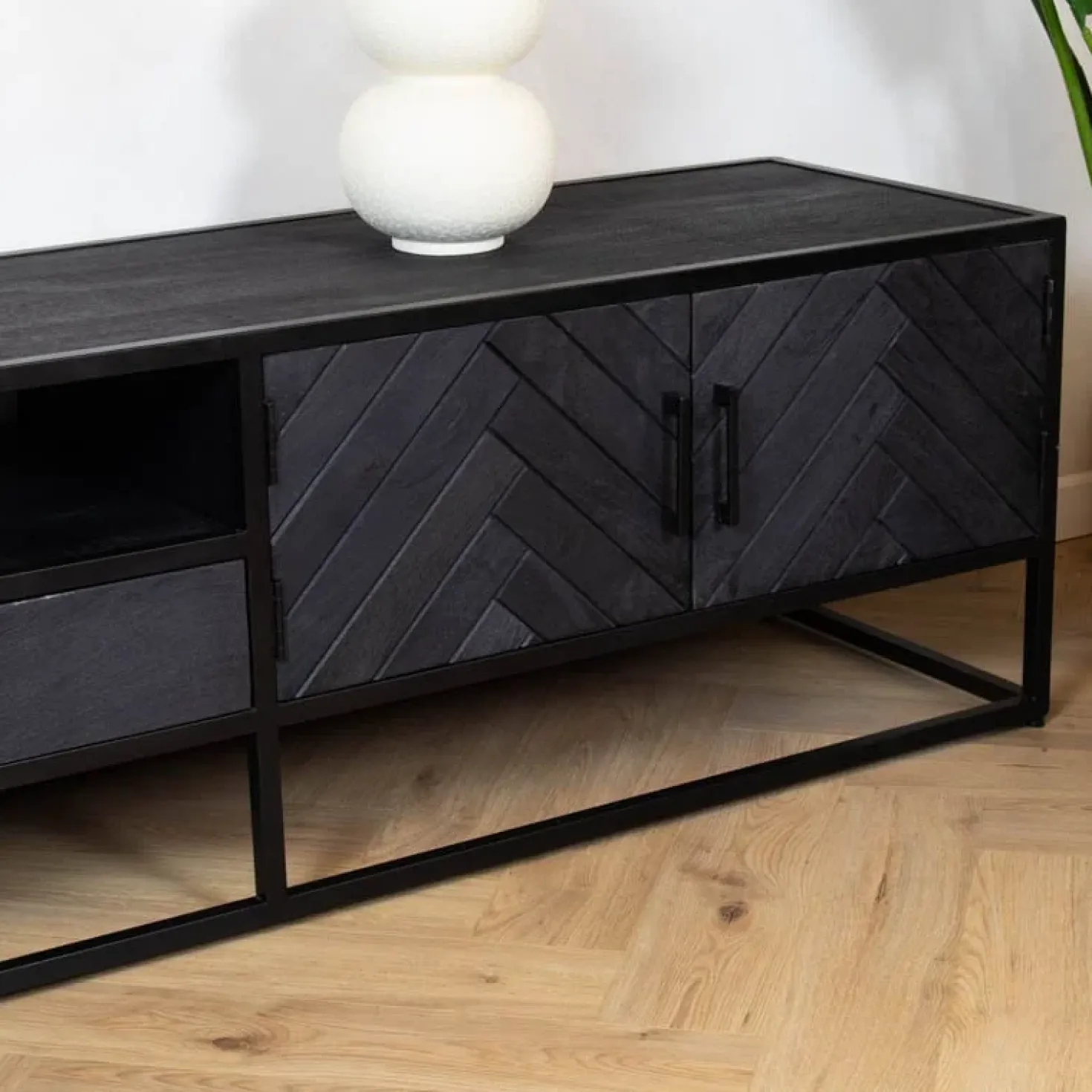 Scandi tv meubel industrieel mangohout visgraat zwart 165cm