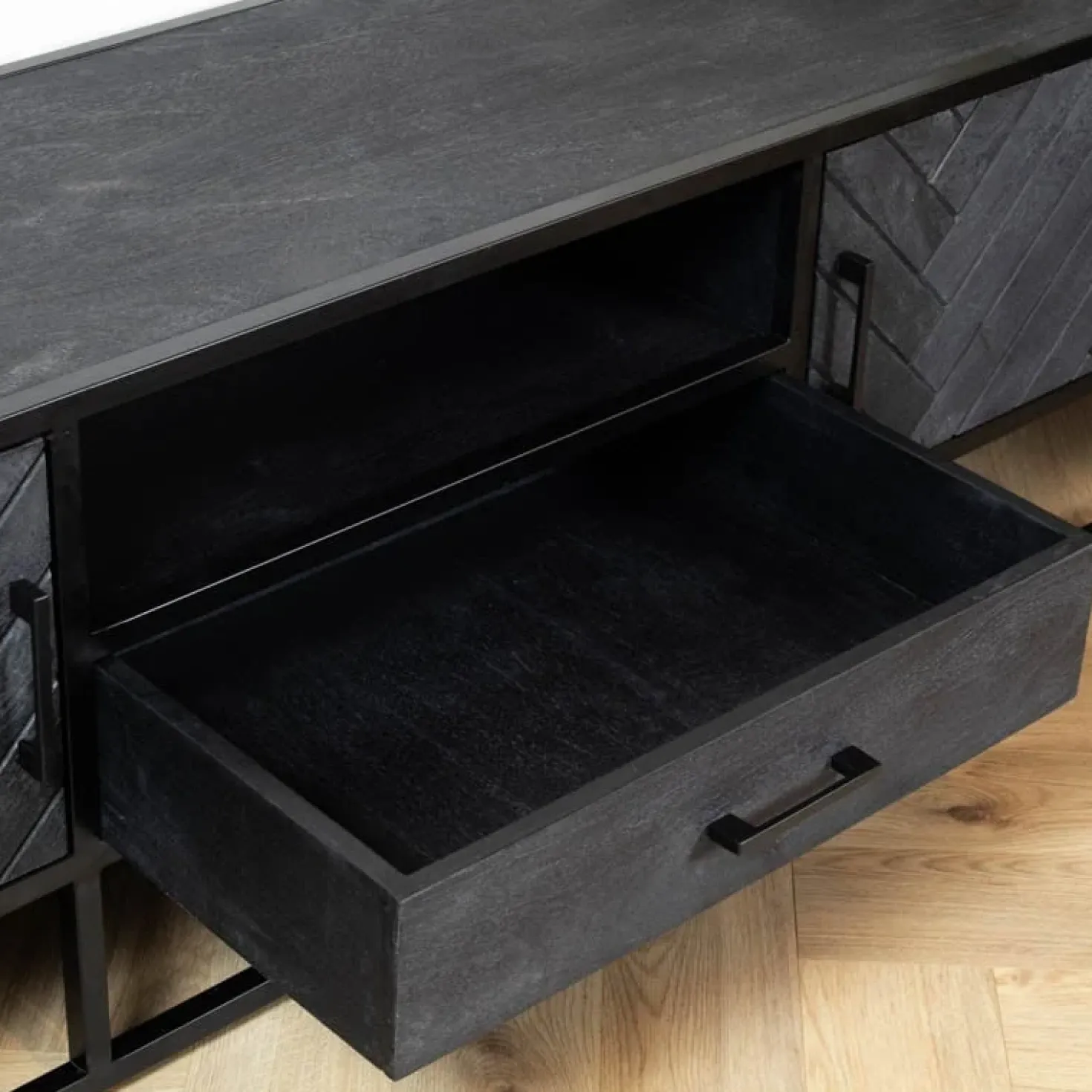 Scandi tv meubel industrieel mangohout visgraat zwart 165cm