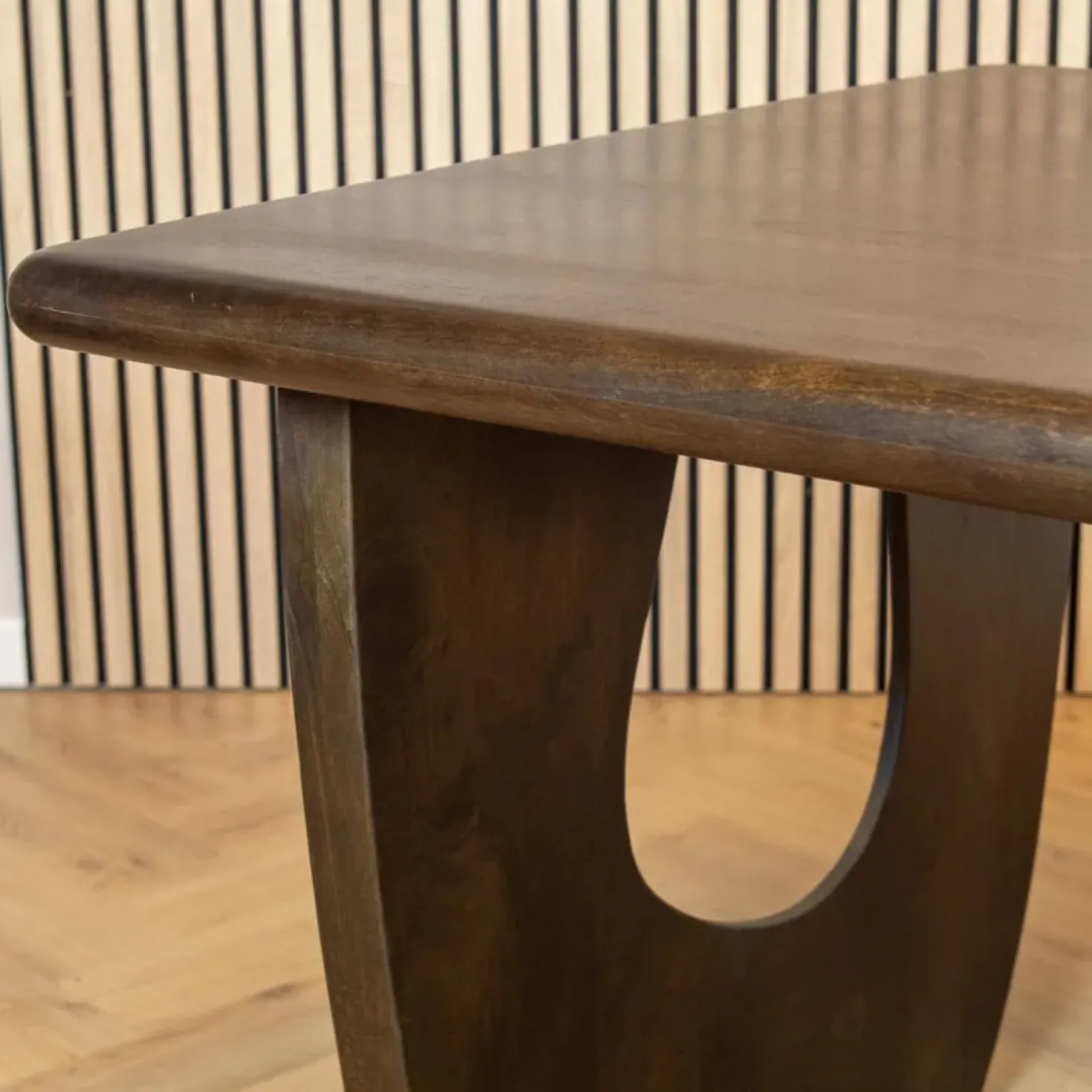 Tobias Eetkamertafel Walnoot 220cm